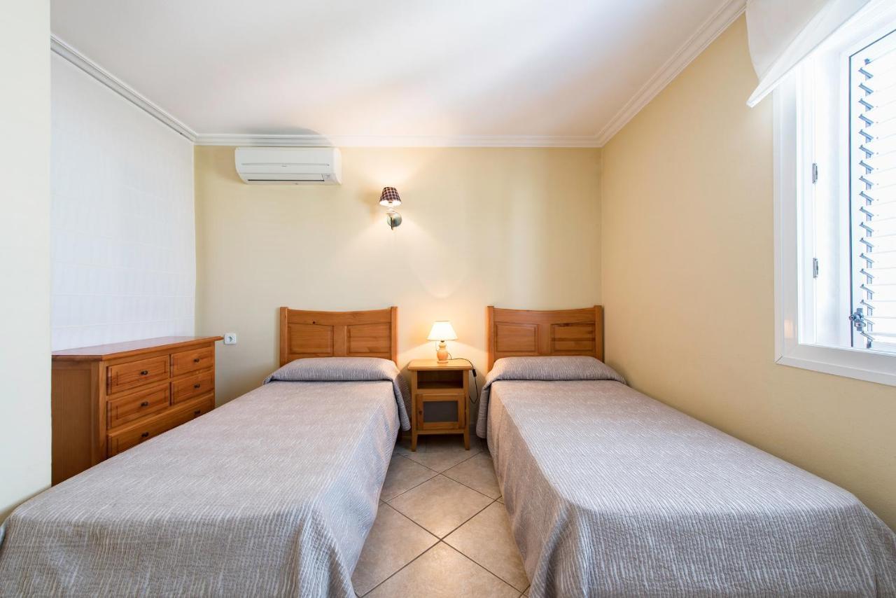Apartamentos Es Cane Es Cana Exteriör bild