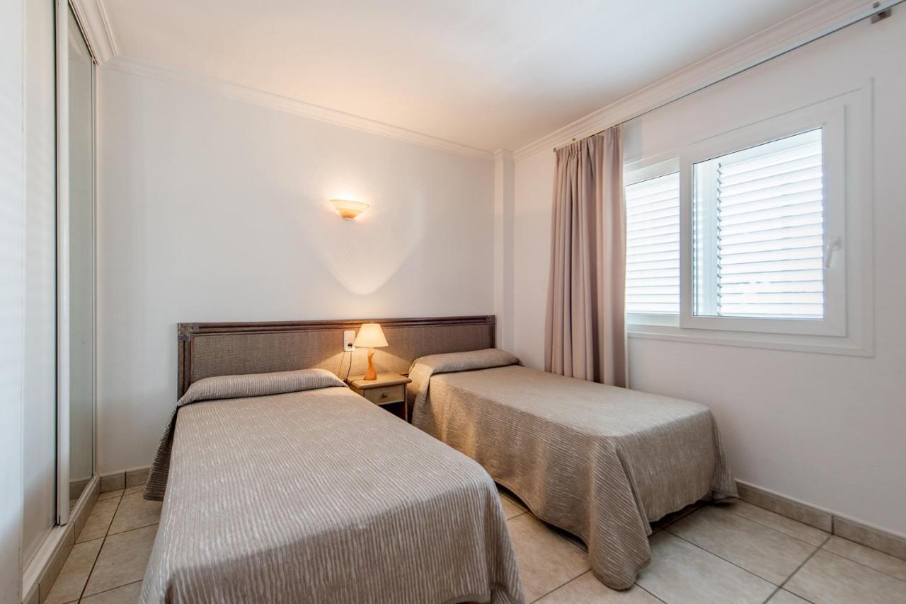 Apartamentos Es Cane Es Cana Exteriör bild
